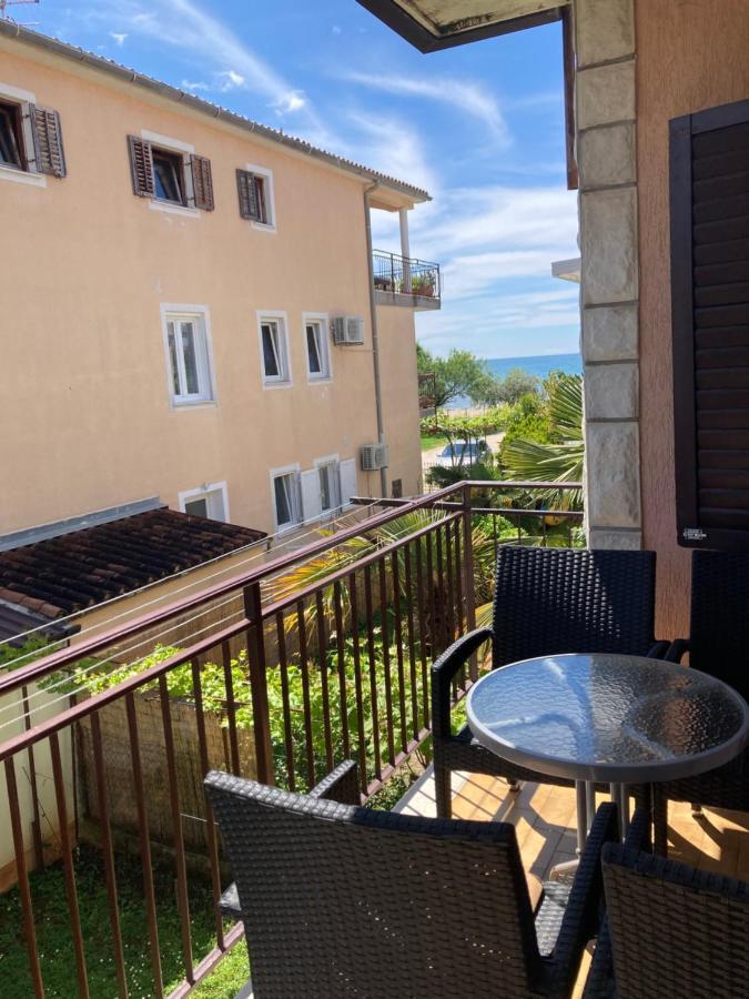 Apartments Hrnjic Умаг Экстерьер фото
